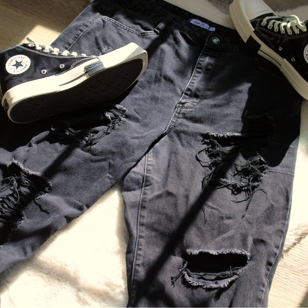 Size 14 distressed skater jeans